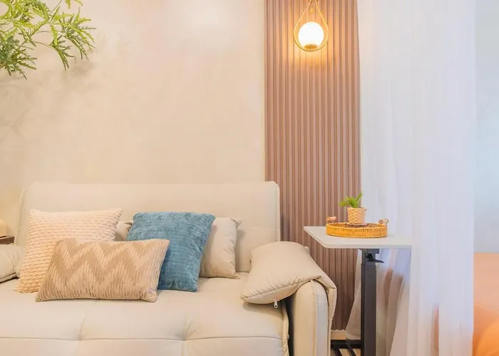 2 Mins To Mall, With Washer And Automatic Sofa Bed